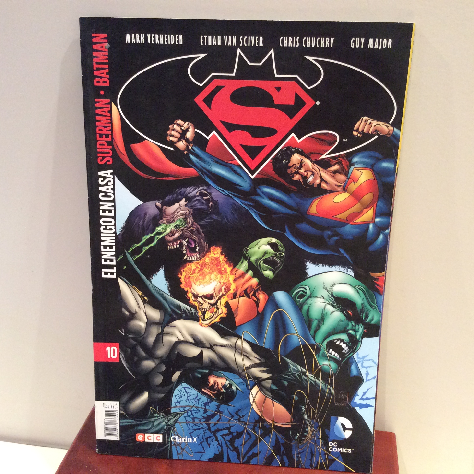 Comic Batman vs Superman Clarin #10 - Madtoyz