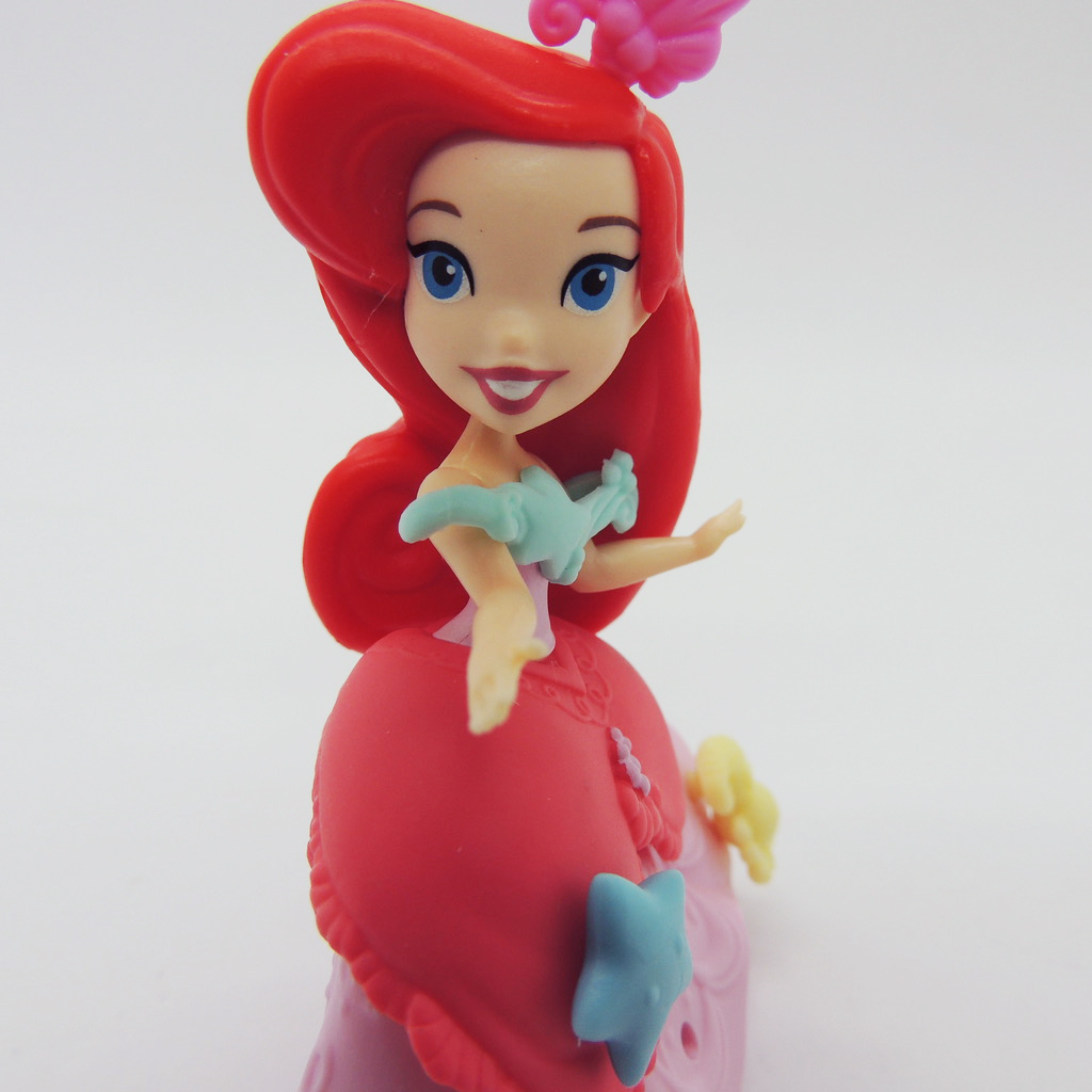 Comprar Mini Princesas Disney - Ariel con Vestido y Accesorios de HASBRO-  Kidylusion