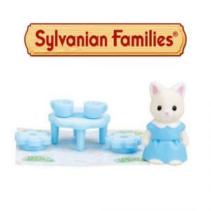 Sylvanian Families Micro Playset Japan Exclusive Hora del Te Gato de Seda Epoch Silk Cat Capsule Calico Critters Colección