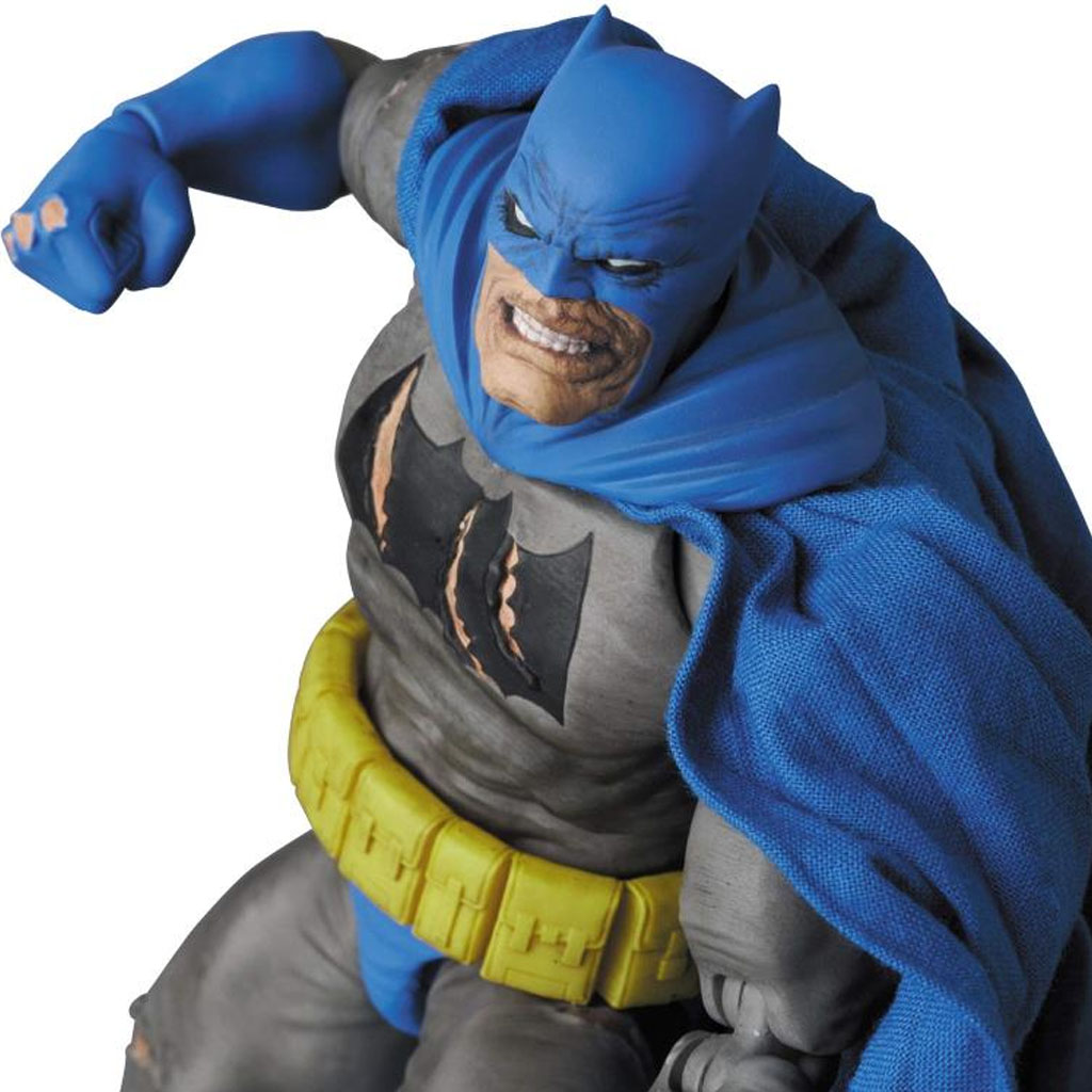 Batman: The Dark Knight Returns Triumphant MAFEX  Batman - Madtoyz