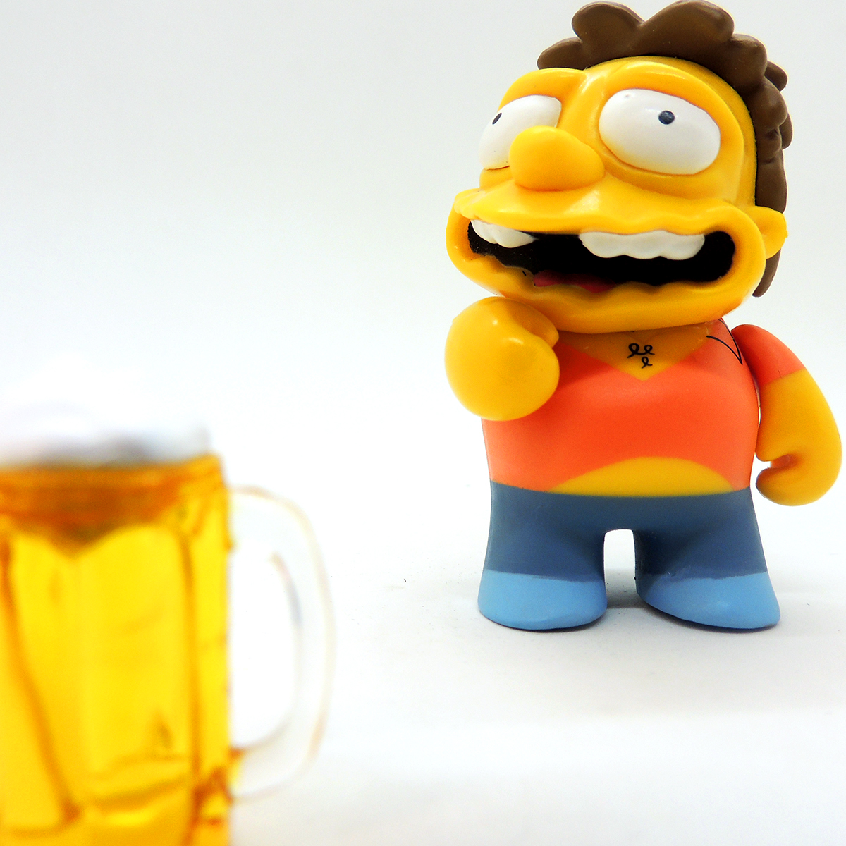 Simpson Barney Moe's Tavern Mini Figures Kidrobot 2018 - Madtoyz