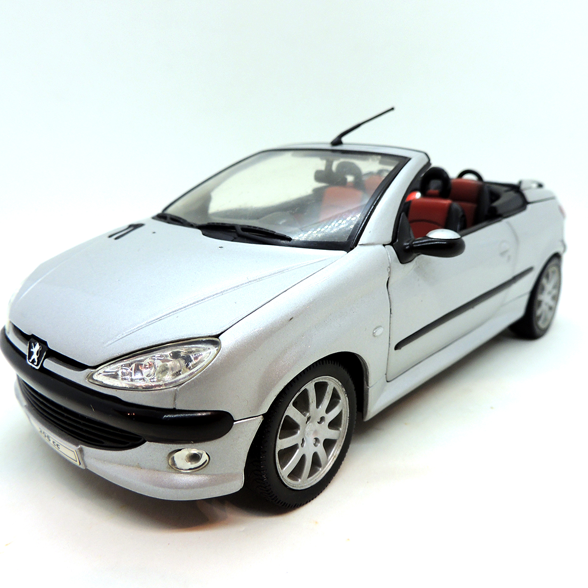 Peugeot 206cc Cabriolet Welly 1/18 Metal Diecast - Madtoyz